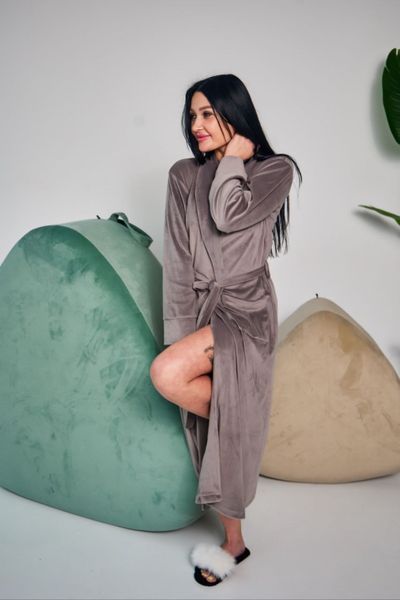 Фото Жіночий довгий халат Velour Luxe | Плюшевий велюр на бавовні (Капучіно) &ndash; купити в Bluebell Room